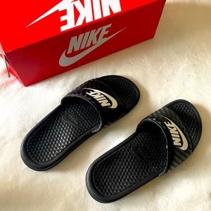 Nike Benassi Slides